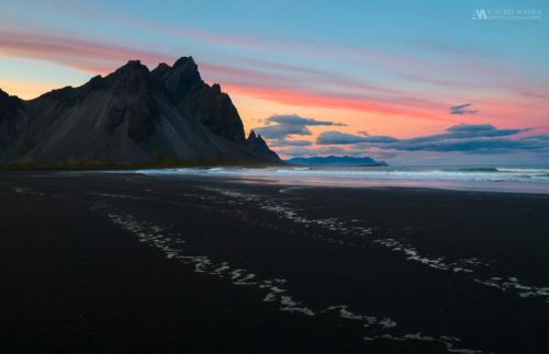 Gallery Iceland mountain over black sand 01