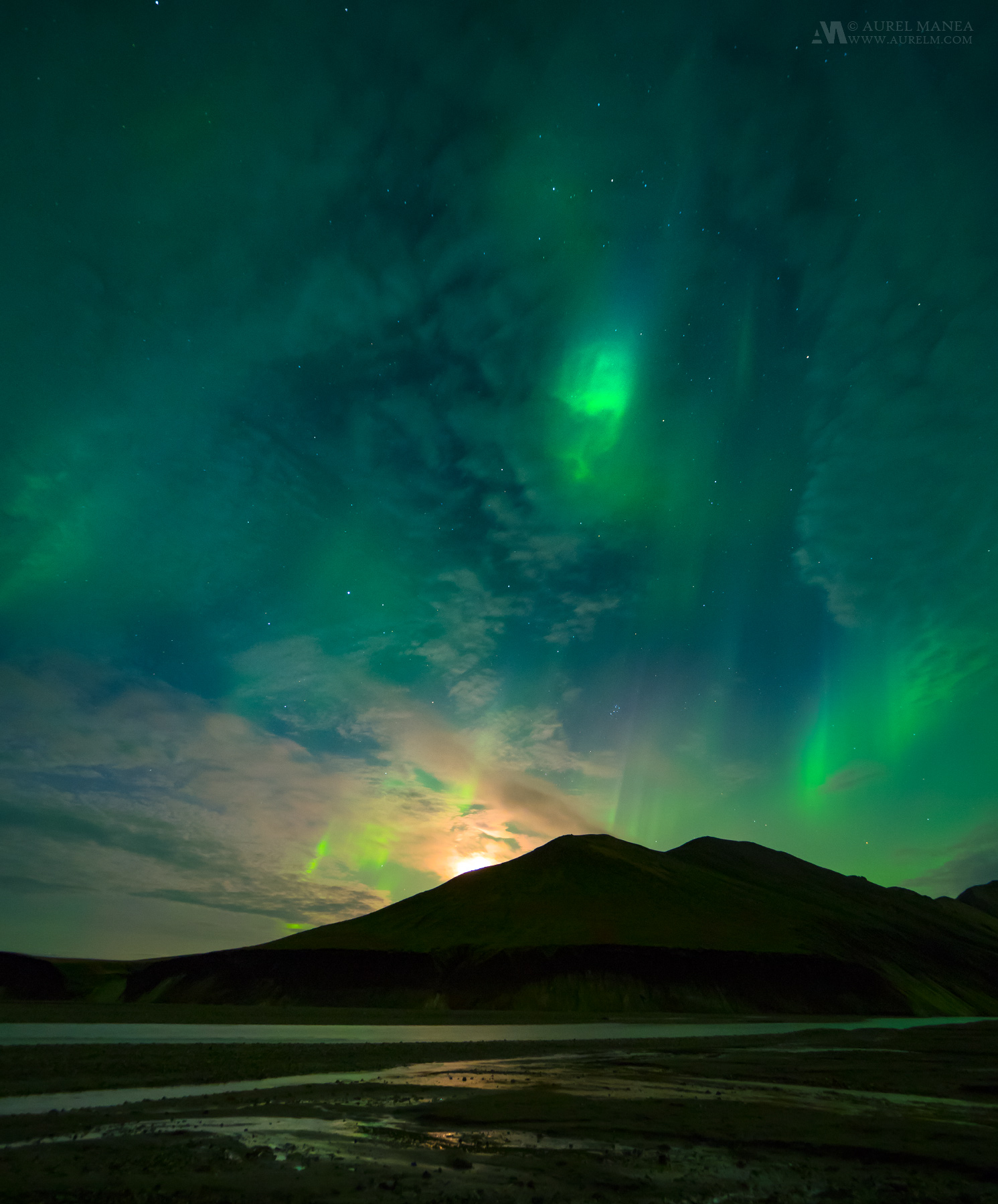 Gallery Northern lights in Iceland Highlands with moon 02
