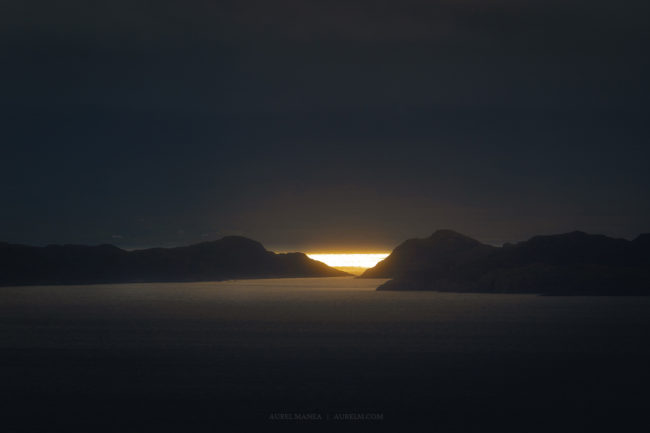 Gallery Scotland light rays over ocean 01