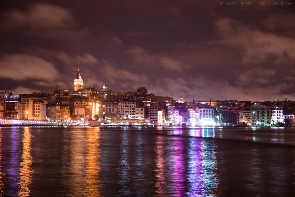 Istanbul docks by night 03