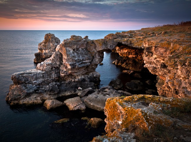 sunrise at Tyulenovo cliffs